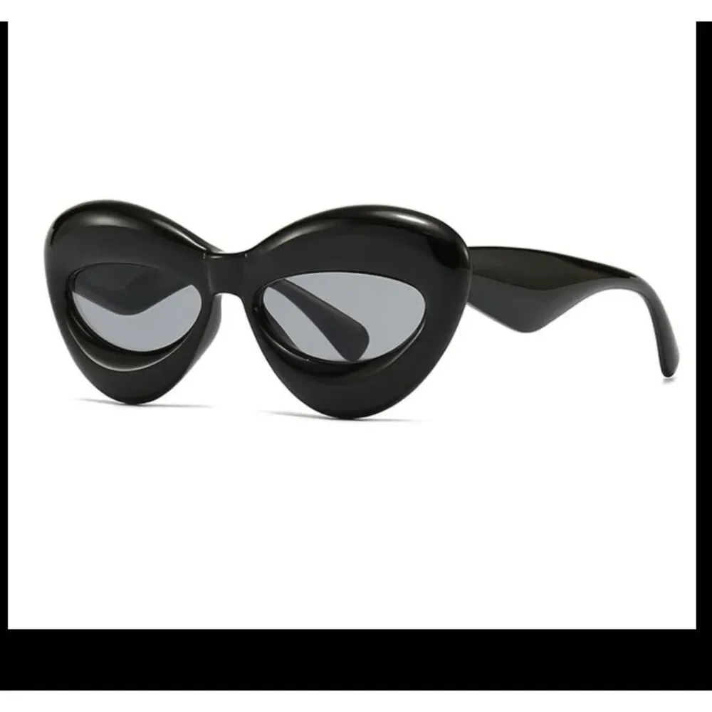 NWOT Puffy Sungalsses - Black